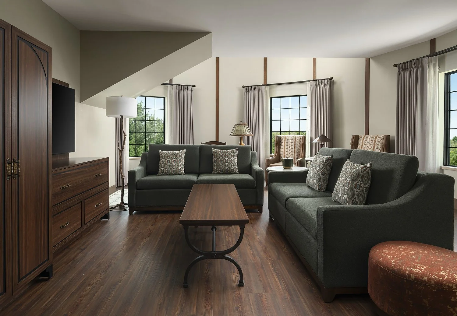 wisconsin Dellshire - Room 4134 - Kings Quarters Living1.JPG