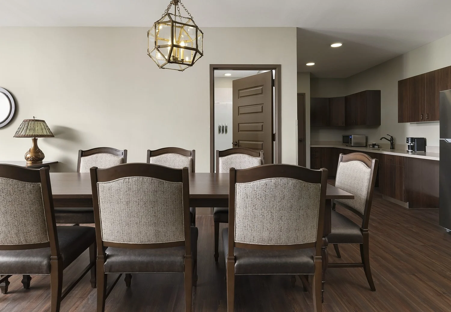 wisconsin Dellshire - Room 4216 - Duke Suite Dining.JPG