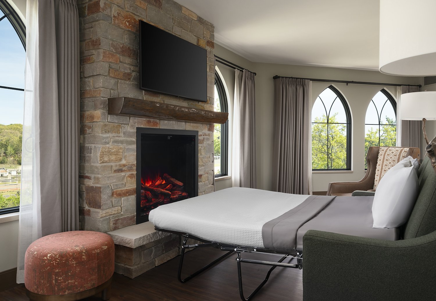 wisconsin Dellshire - Room 4312 - Gatehouse Suite Sofabed.JPG