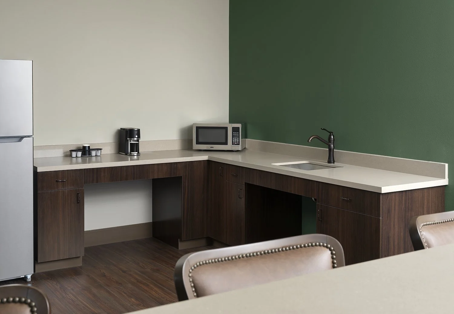 wisconsin Dellshire - Room 4312 - Suite Kitchen.JPG