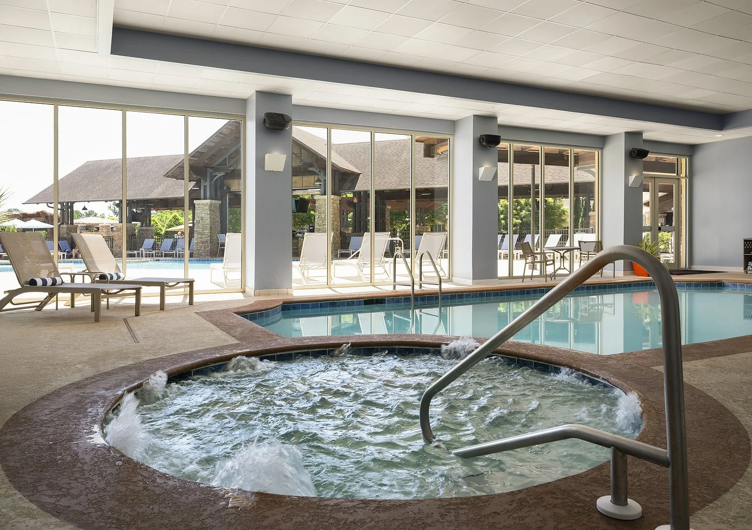 MH_CSGAB_indoor_jacuzzi.JPG