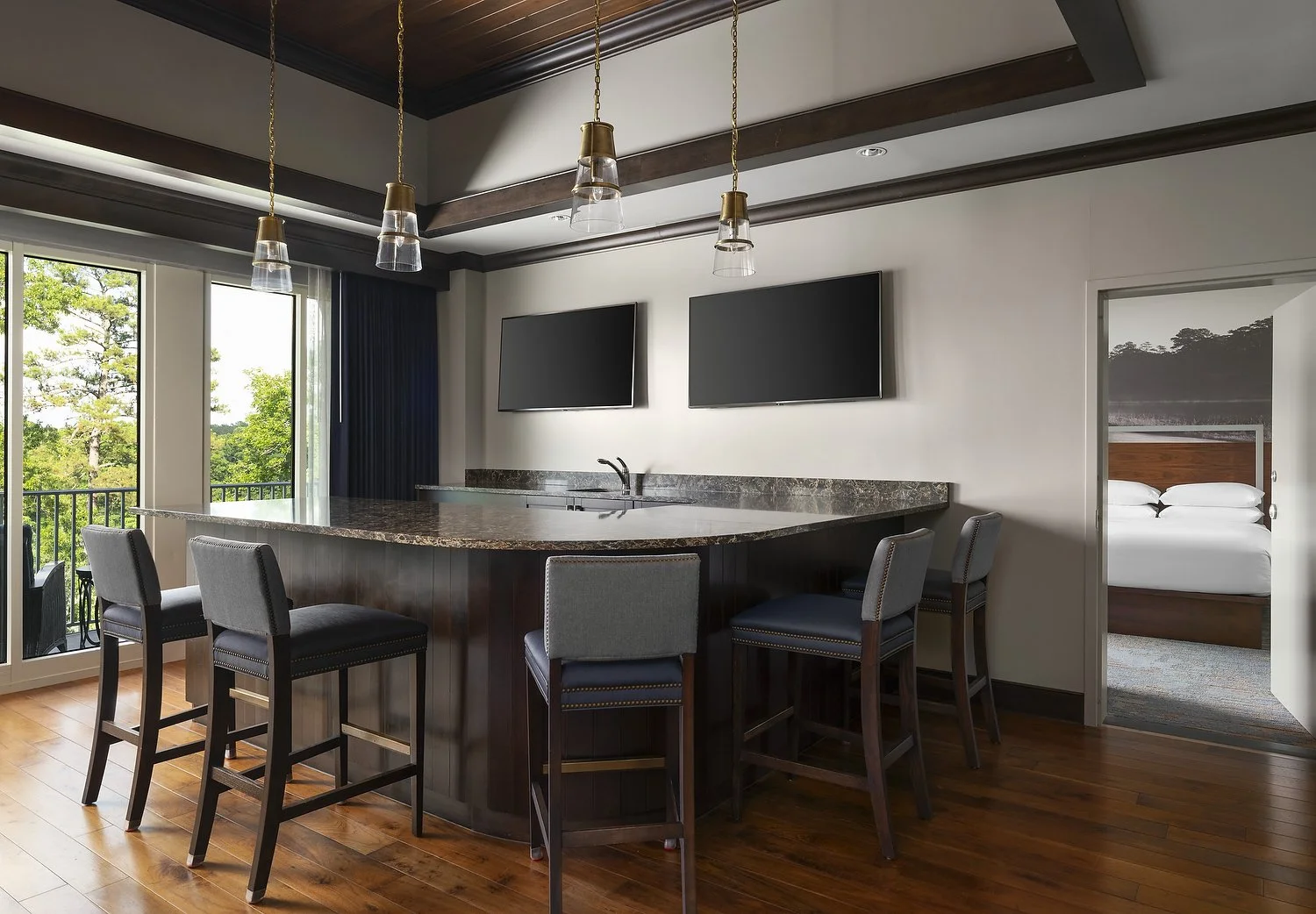 MH_CSGAB_rm400_presidential_suite_bar.JPG