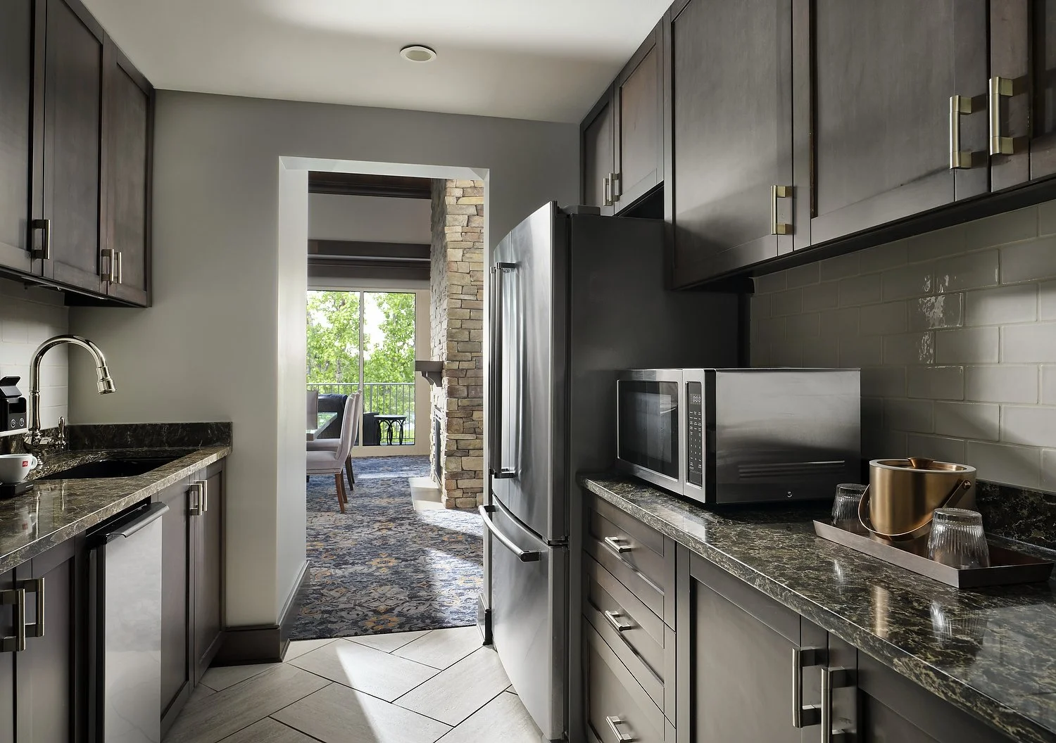 MH_CSGAB_rm400_presidential_suite_kitchen.JPG