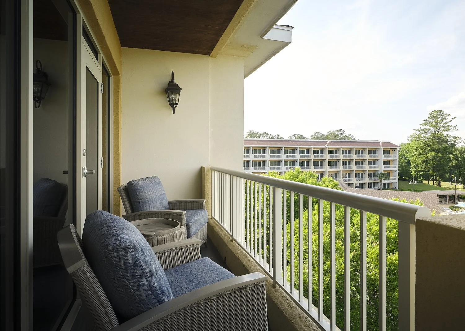 MH_CSGAB_rm457_governors_suite_balcony.JPG