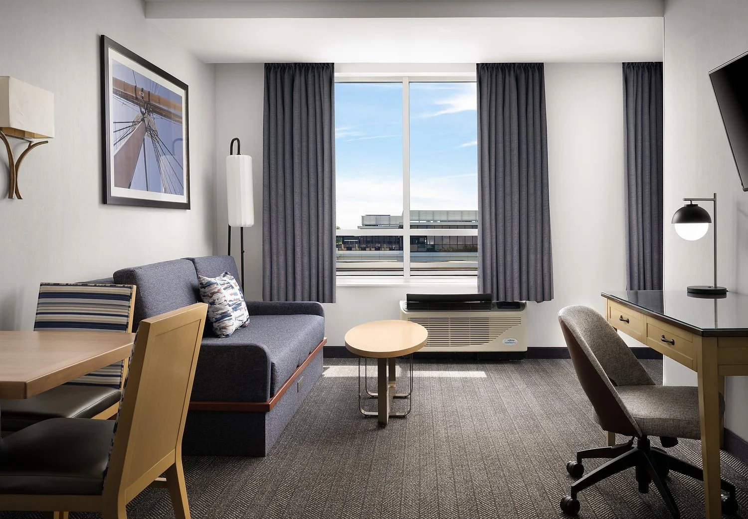CY_ERIDT_rm201_PBAY_living.JPG