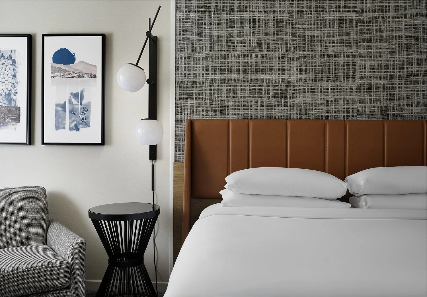 SH_BURAH_RM324_balcony_headboard.JPG