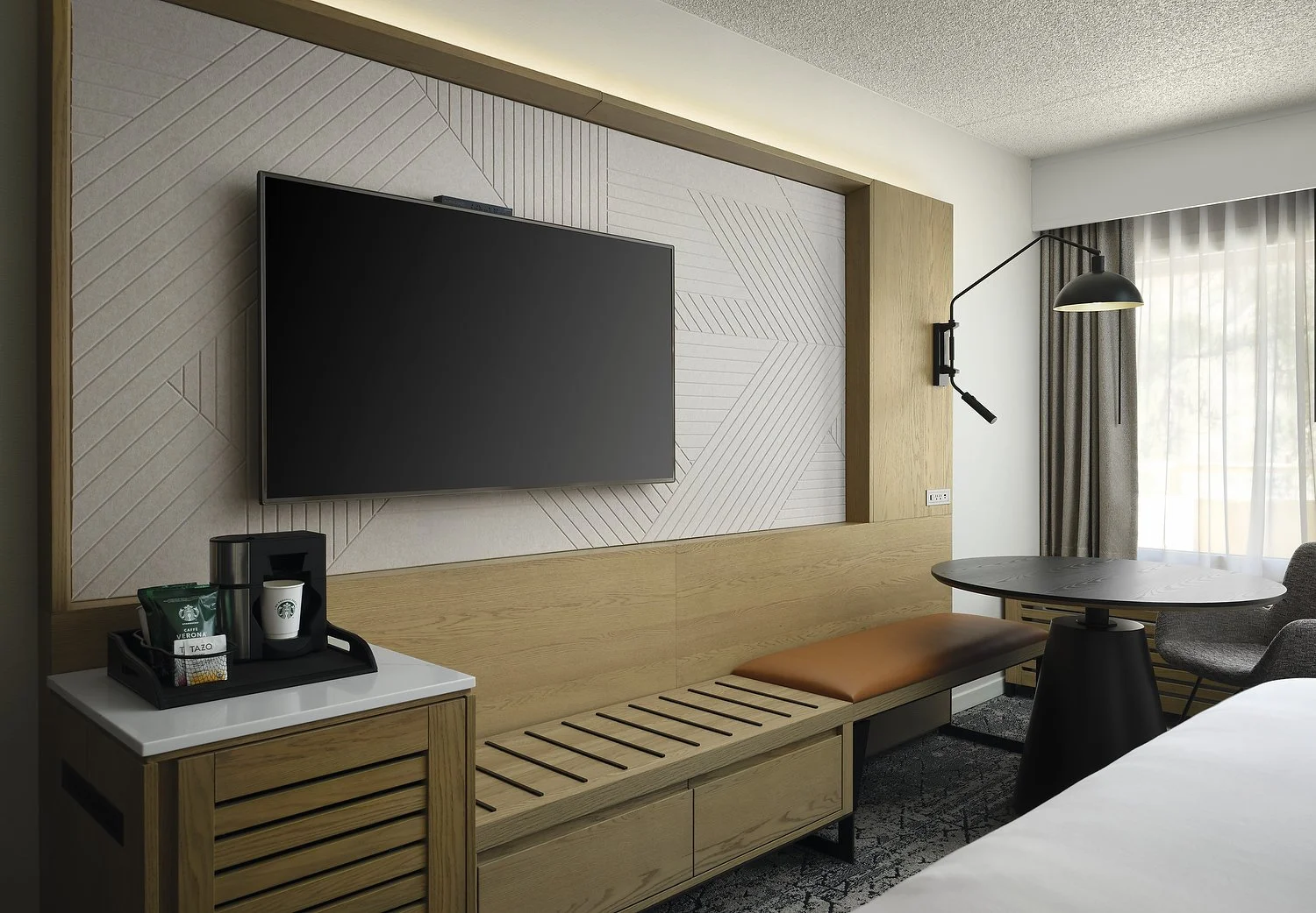 SH_BURAH_RM324_tv_desk_area.JPG