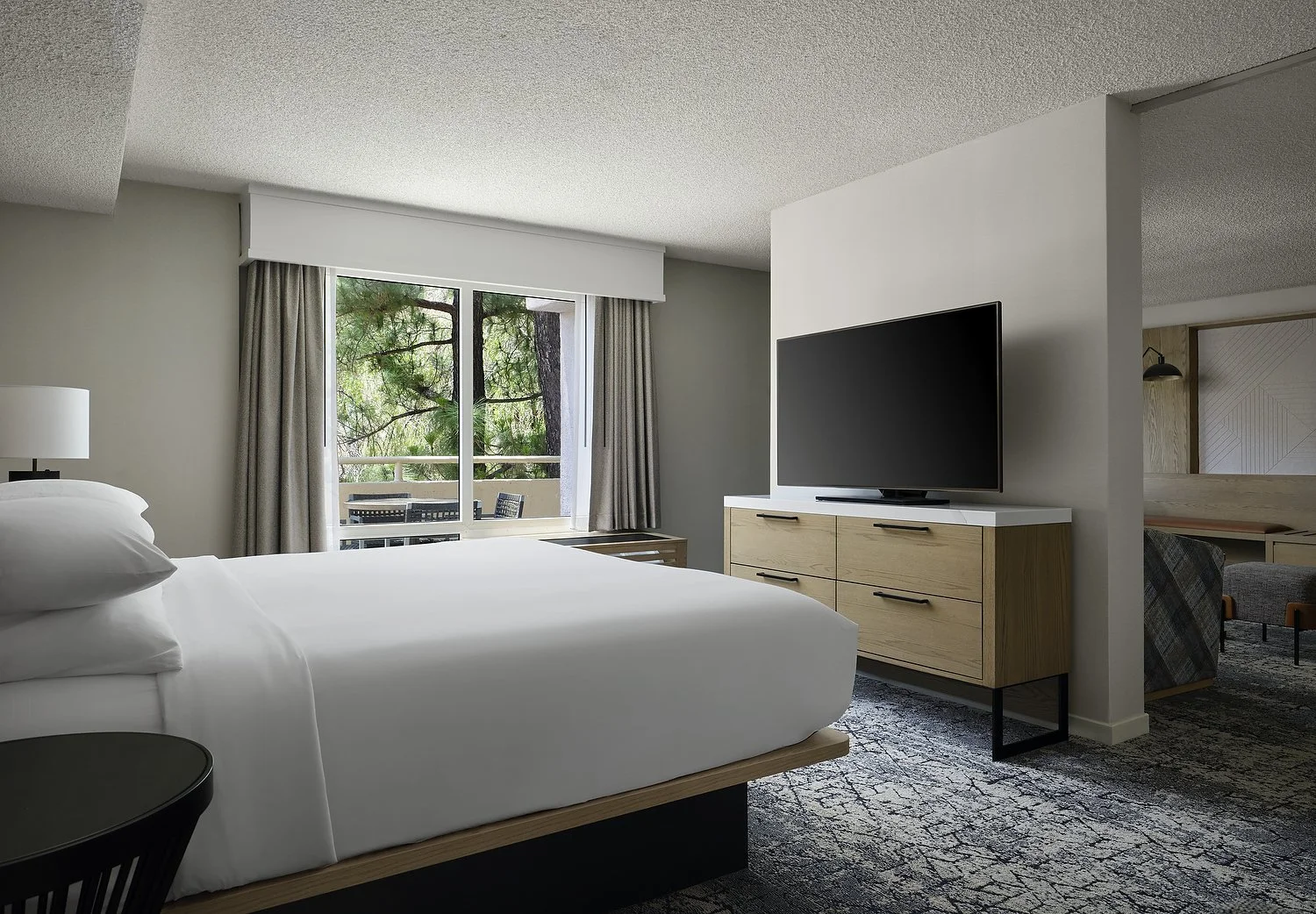 SH_BURAH_RM332_studio_ste_bedroom.JPG