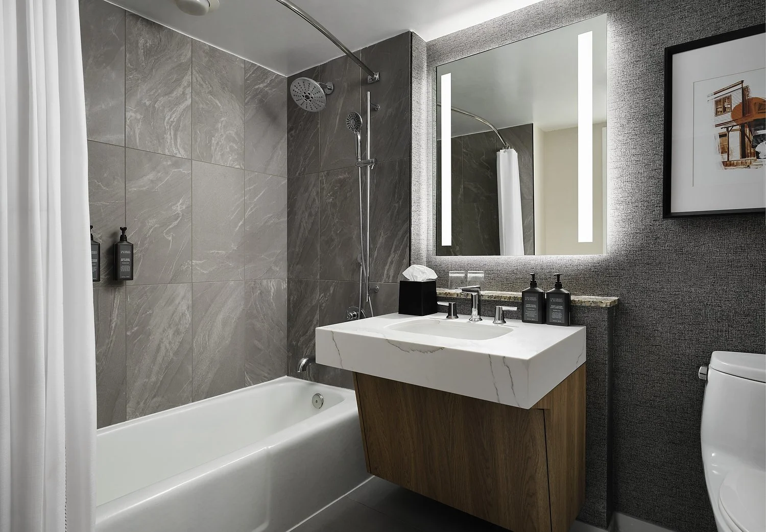 SH_BURAH_RM408_ada_tub.JPG