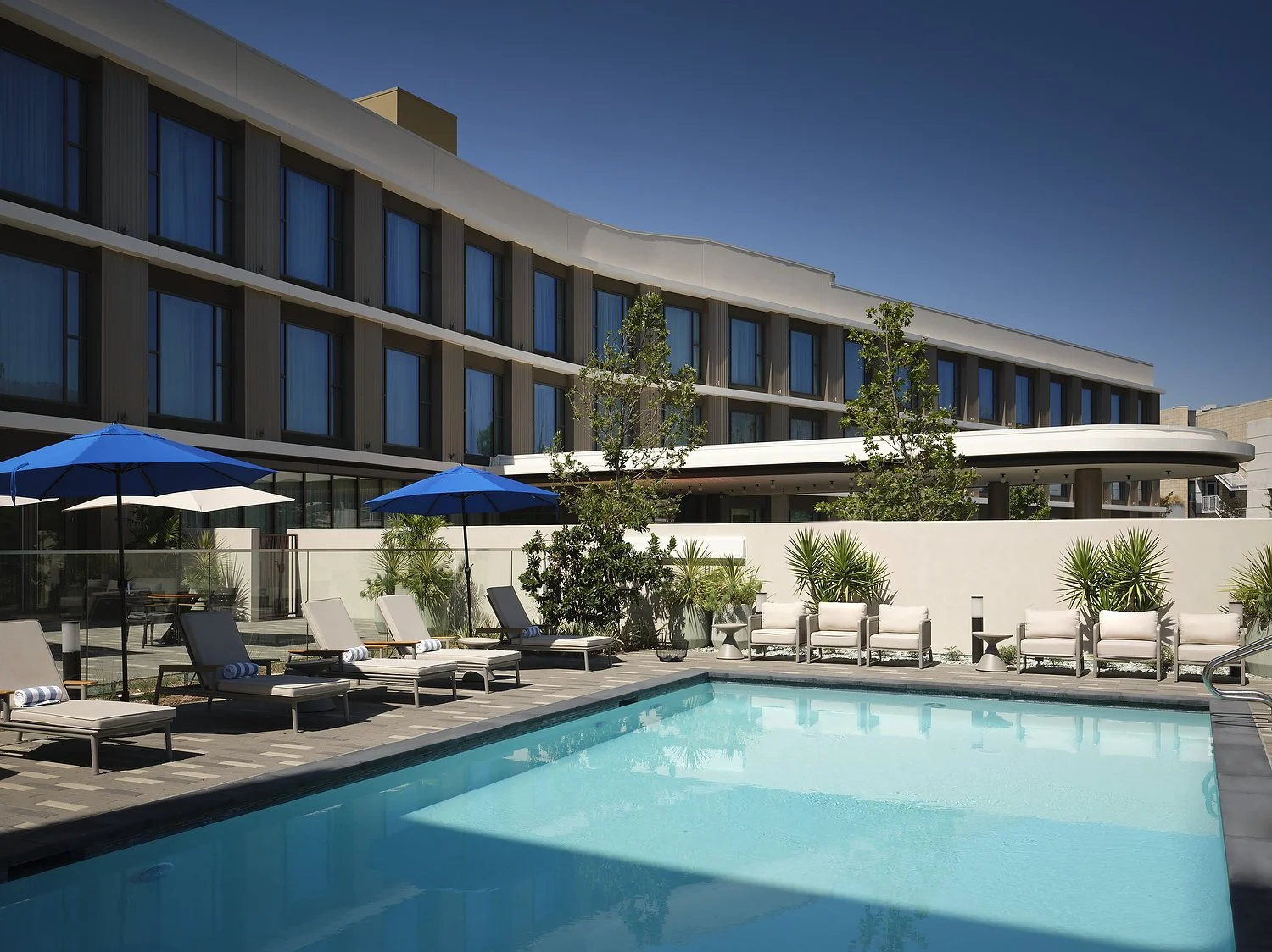 Arcadia Hillton lobby pool.JPG