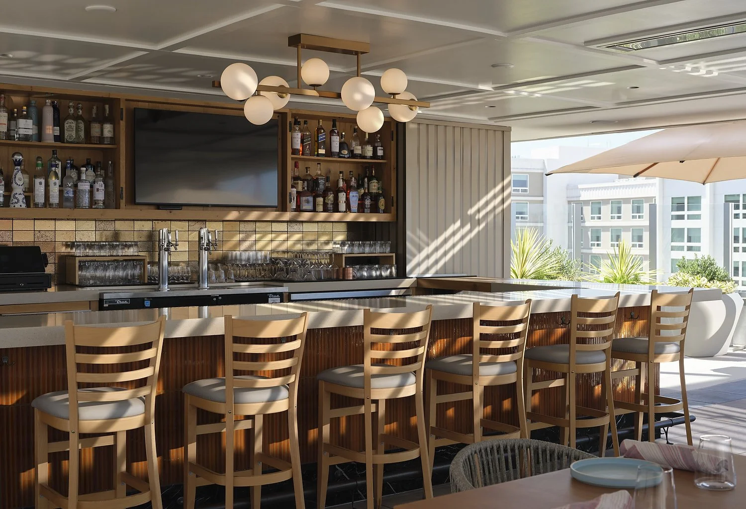 Arcadia Hillton Hipico bar alt.JPG