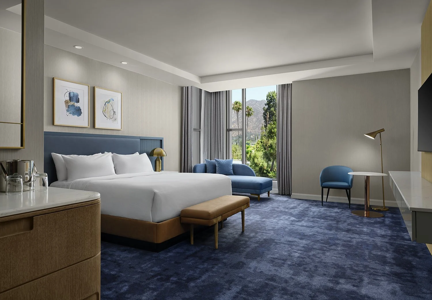 Arcadia Hillton room 301 corner king.JPG