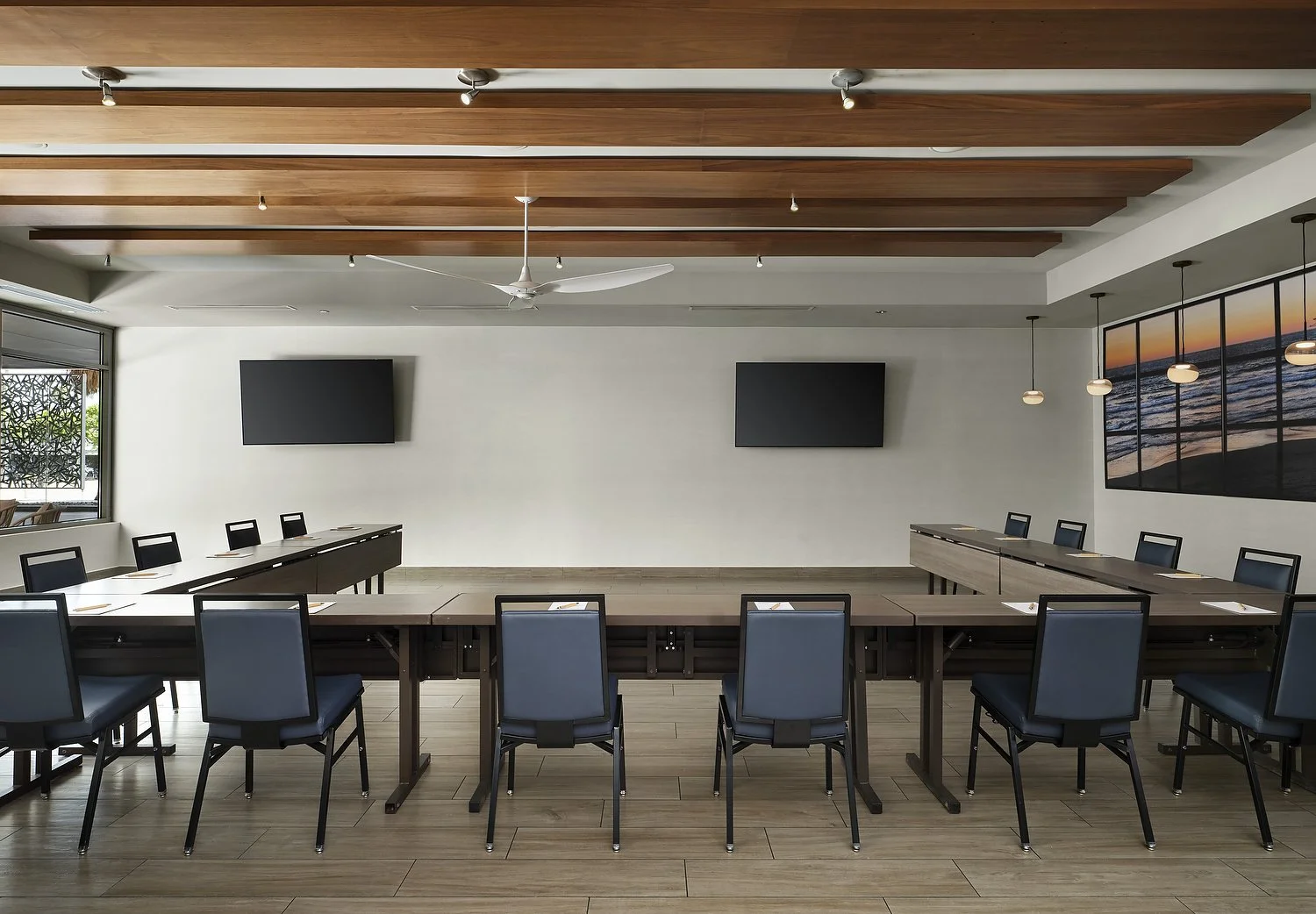 San Diego HGI Homewood lodge west u shape.JPG