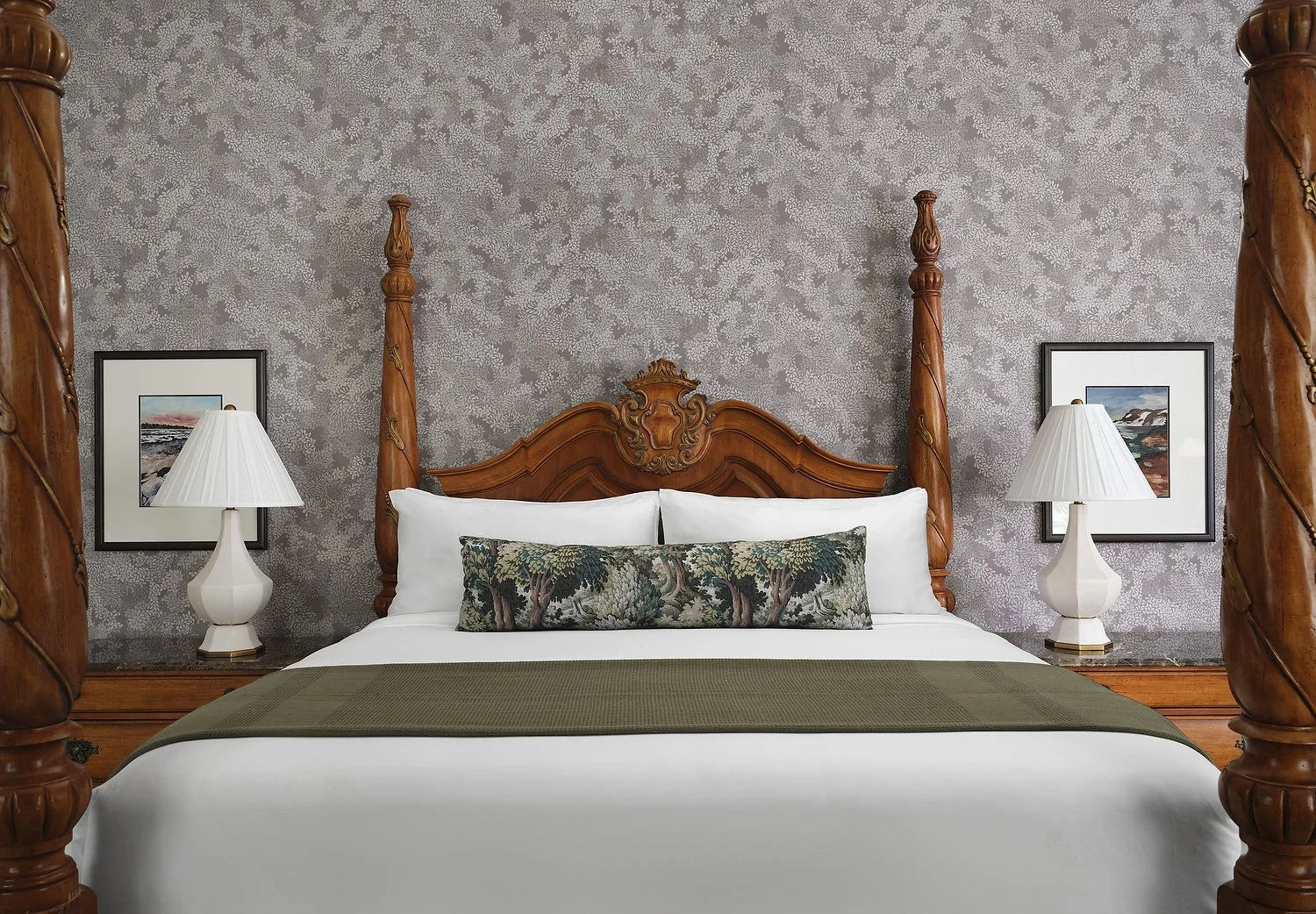 Davenport Hotel Presidential suite Headboard v2.JPG
