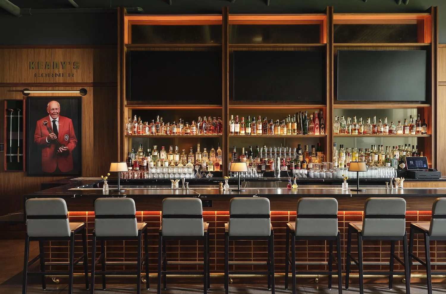 AK_INDWK_clubhouse_bar.JPG