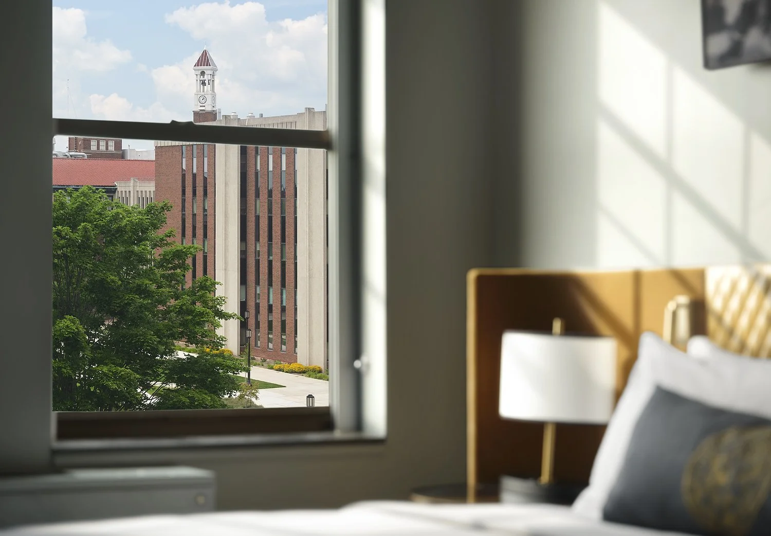 AK_INDWK_rm557_campus_view.JPG