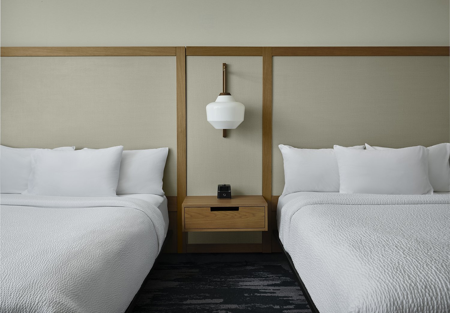 FF_DENOO_rm551_2queen_headboard.JPG