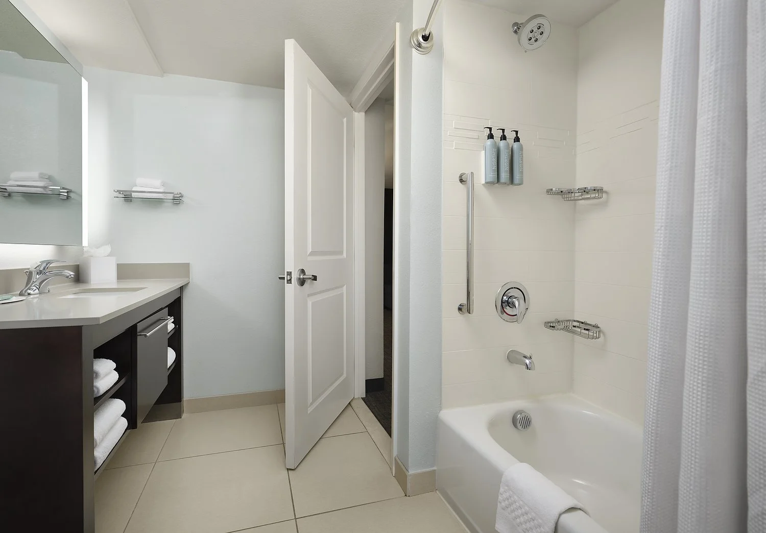 RI_DENOF_rm337_bathroom.JPG