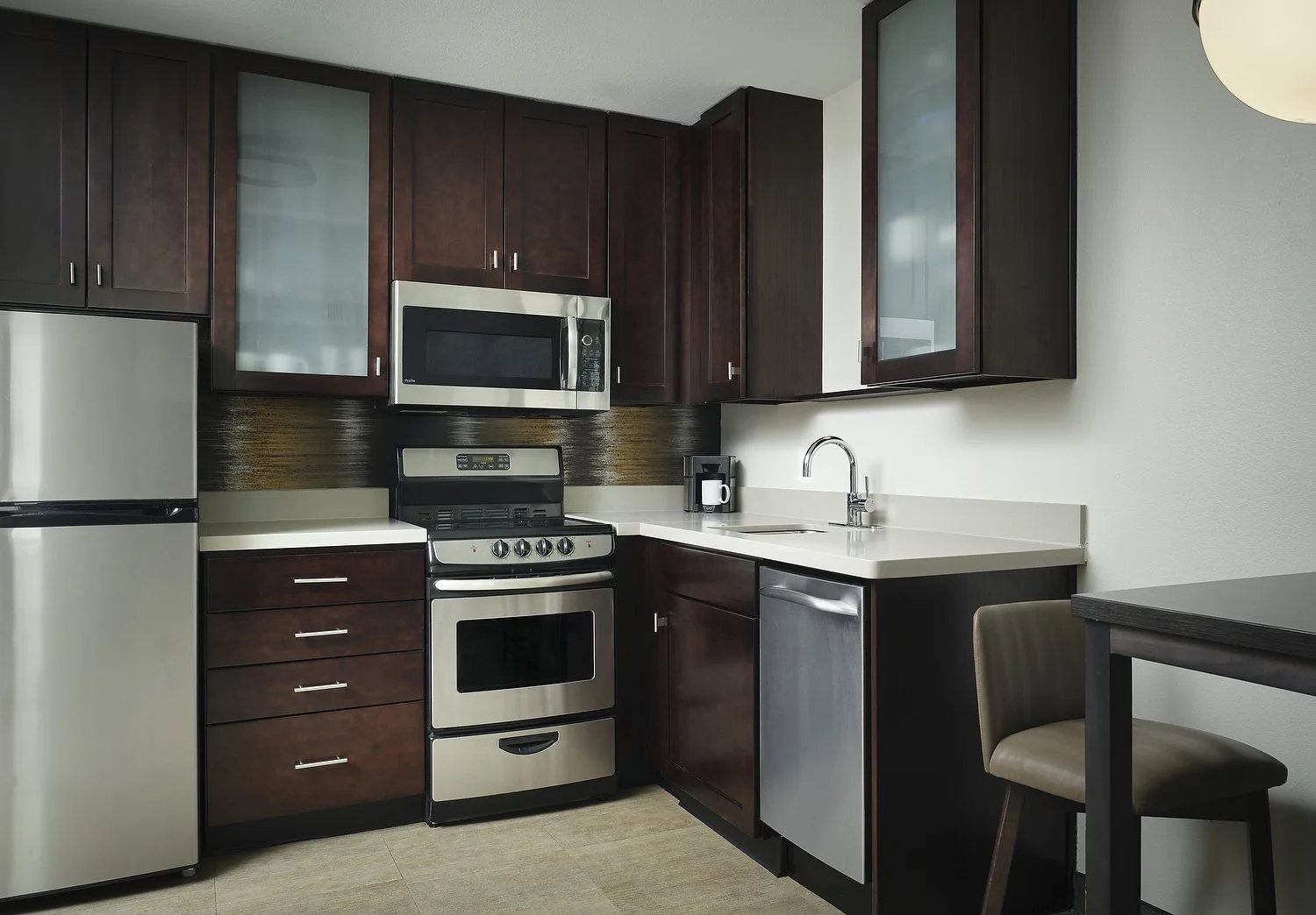 RI_DENOF_rm337_kitchen.JPG