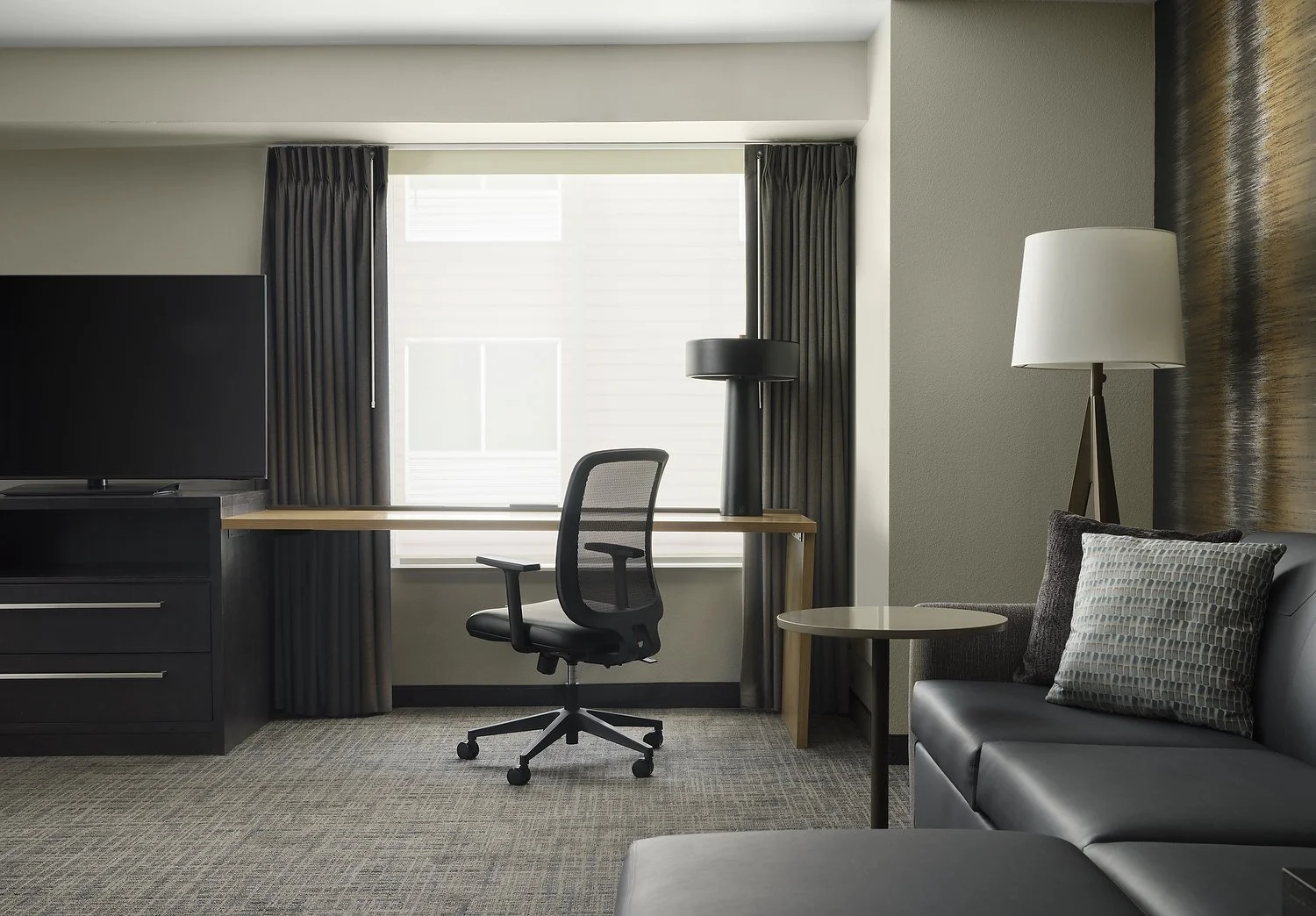 RI_DENOF_rm337_living_area.JPG
