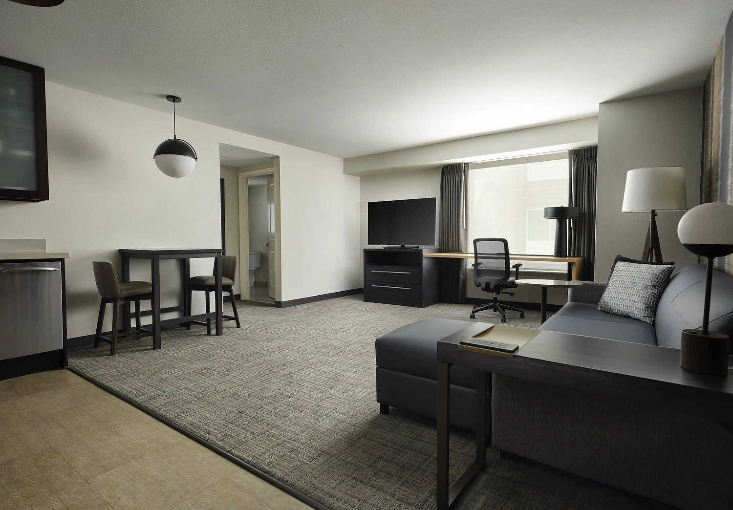 RI_DENOF_rm337_one_bdrm_suite.JPG