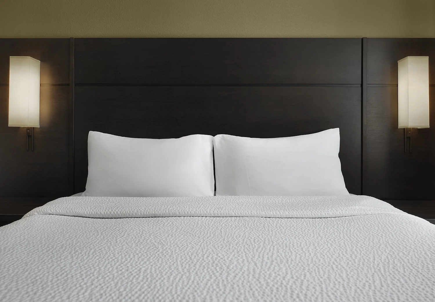 RI_DENOF_rm430_headboard.JPG