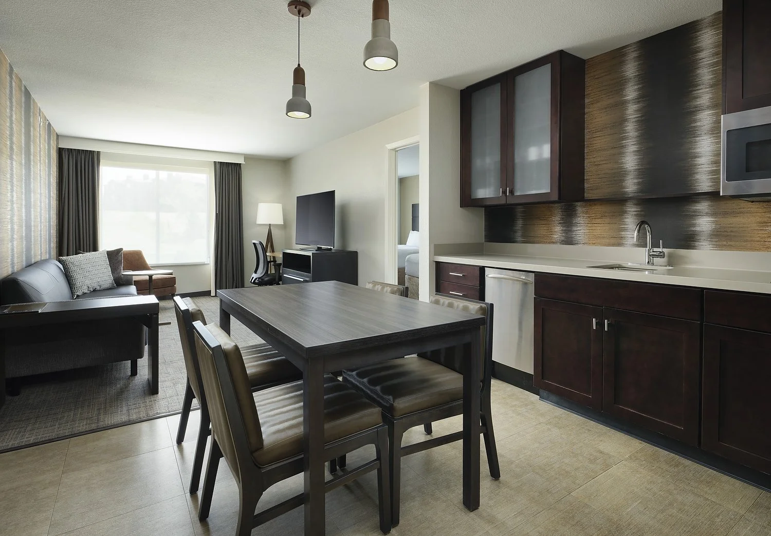 RI_DENOF_rm442_1bdrm_2queen.JPG