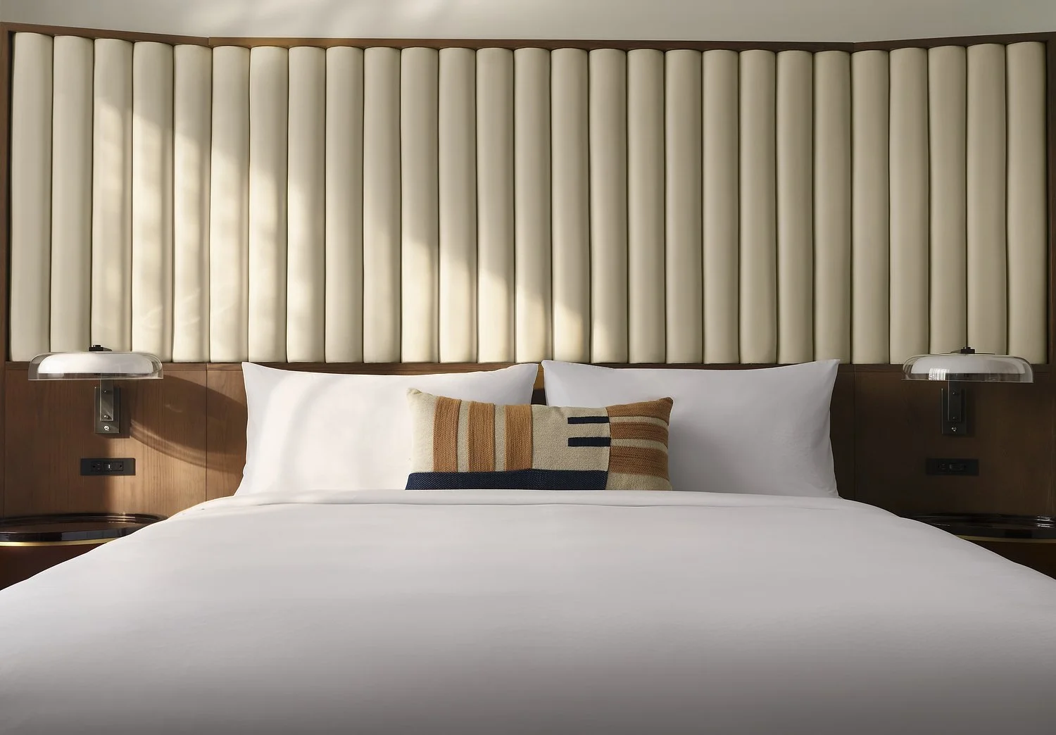 326 GRIFFIN king detail bed Polished.JPG