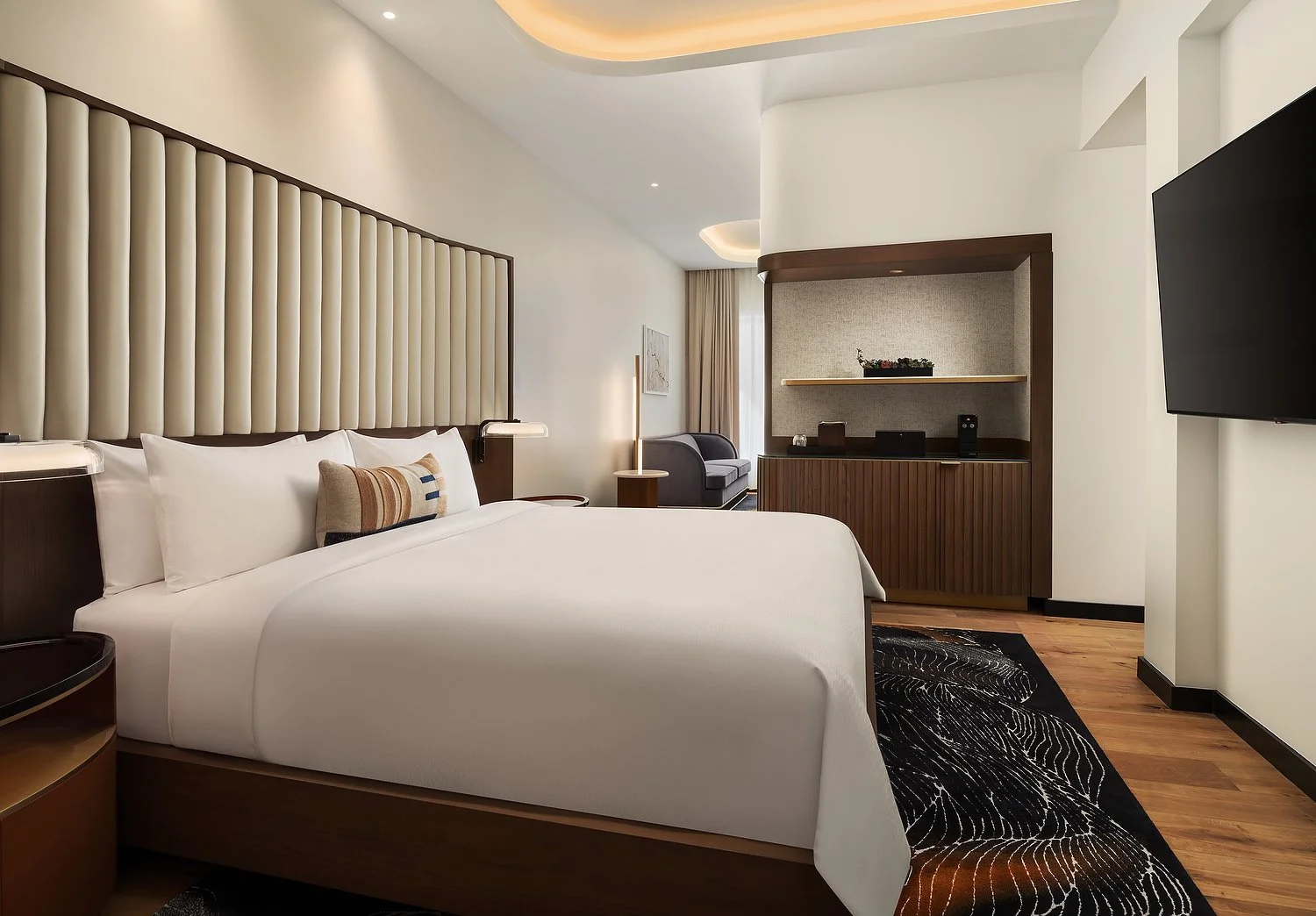 1024 - CURATOR SUITE.JPG