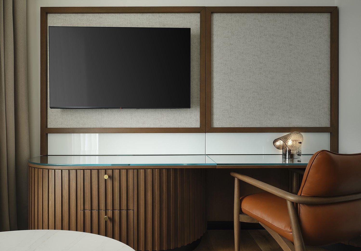1024 CURATOR SUITE TV DETAIL.JPG