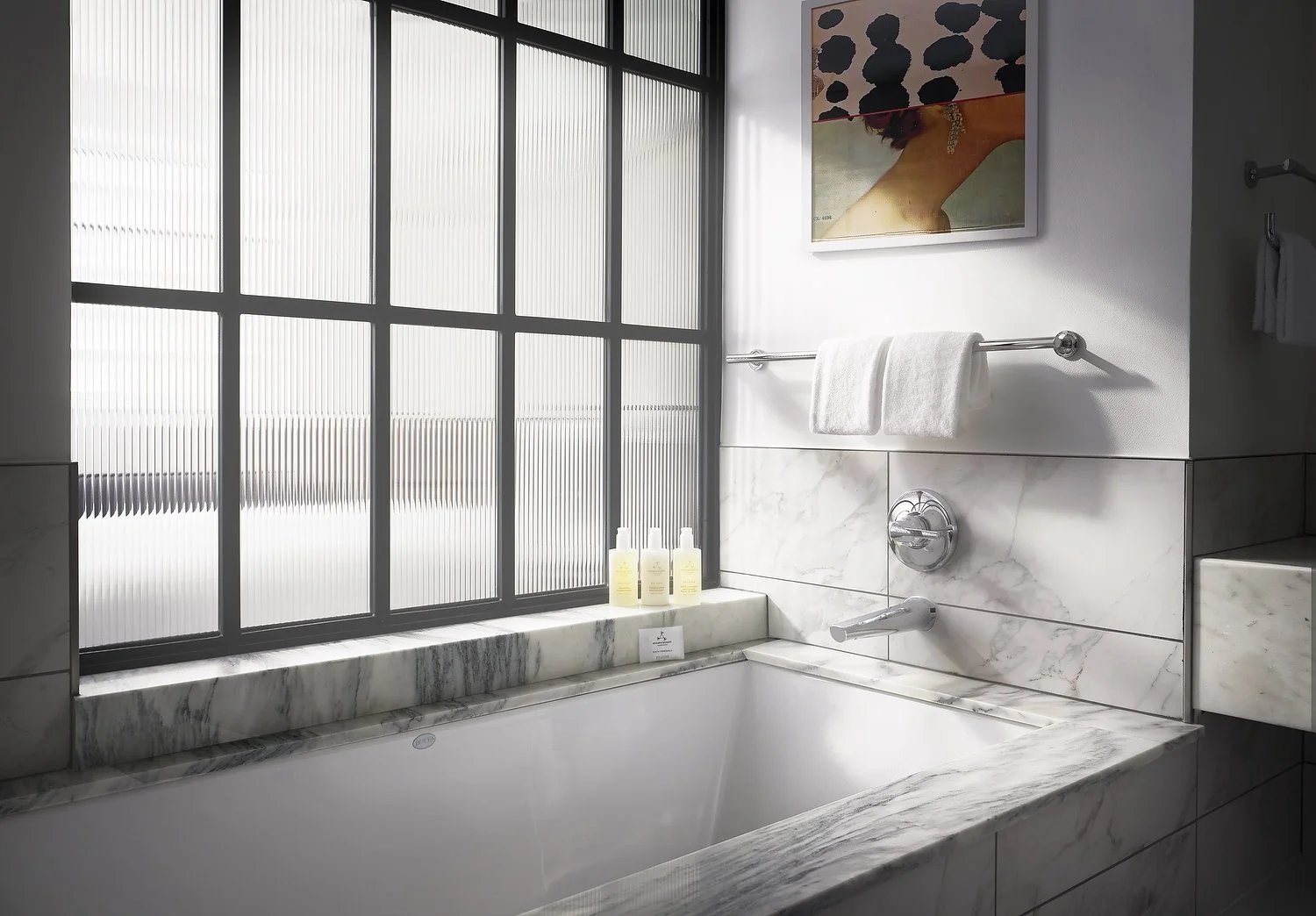 326 GRIFFIN KING BATHROOM Polished.JPG