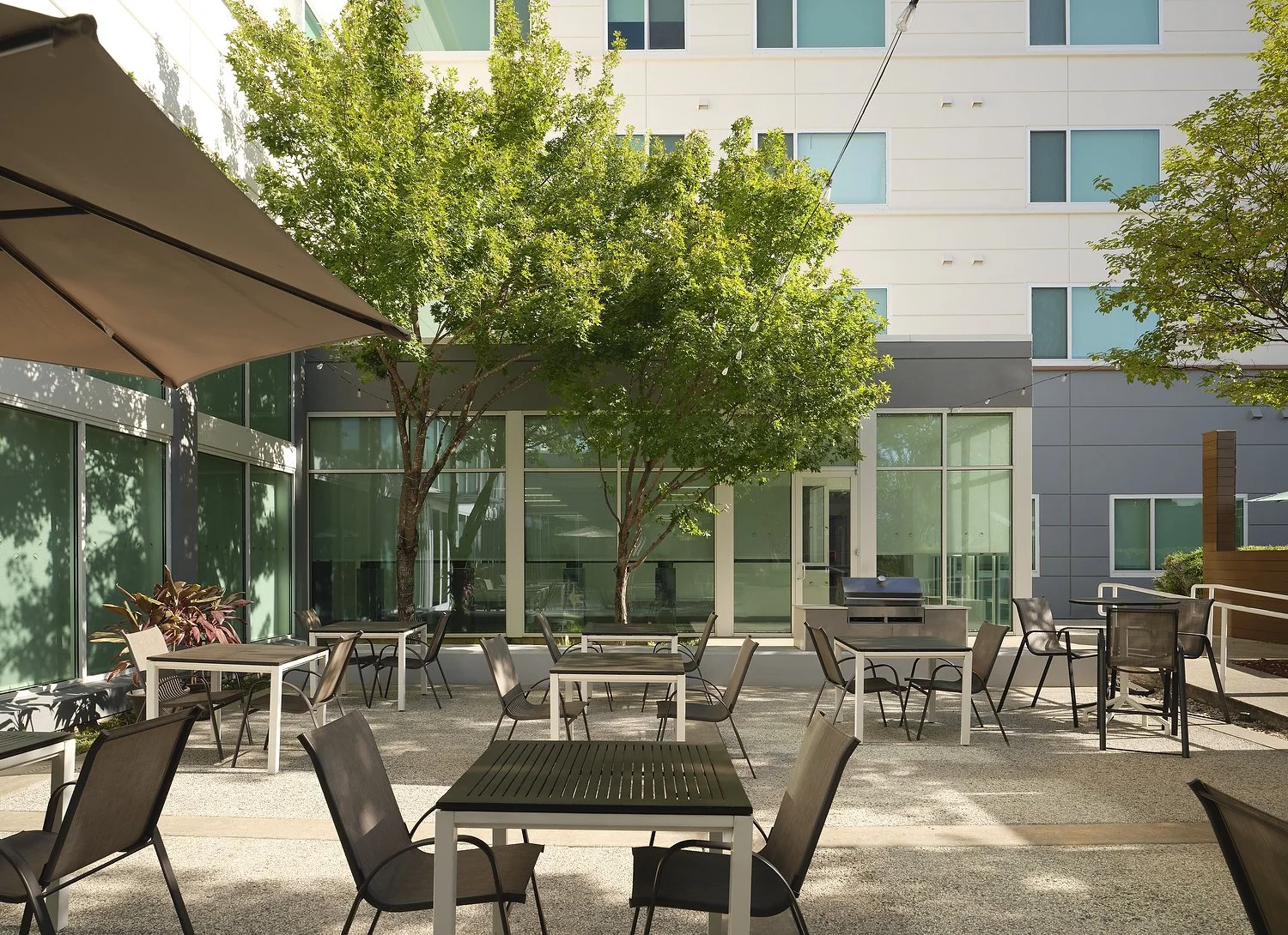 EL_DFWEL_courtyard.JPG