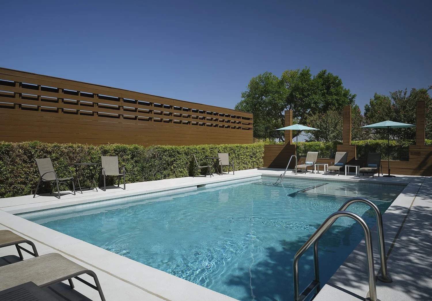 EL_DFWEL_pool.JPG