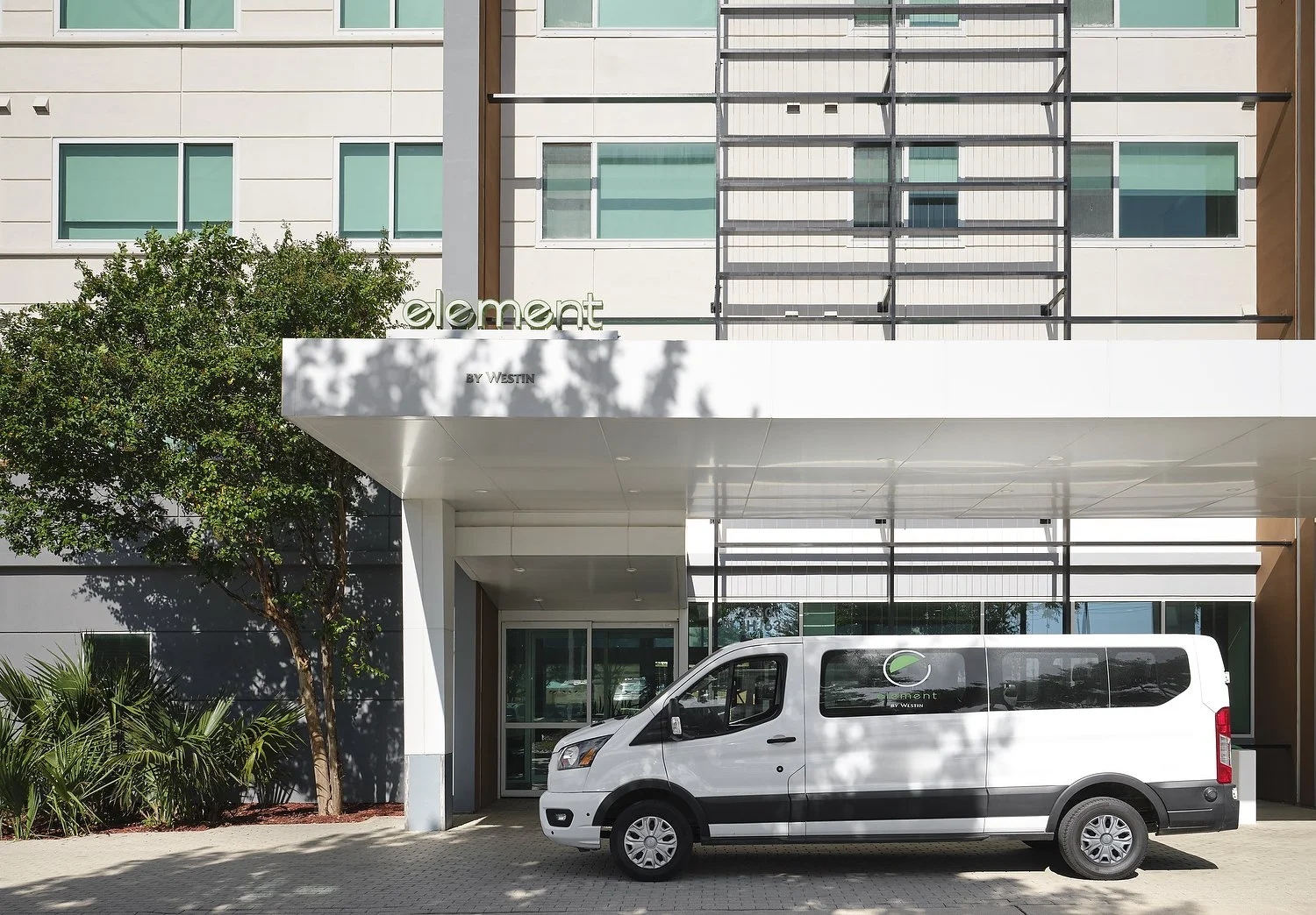 EL_DFWEL_shuttle_van.JPG