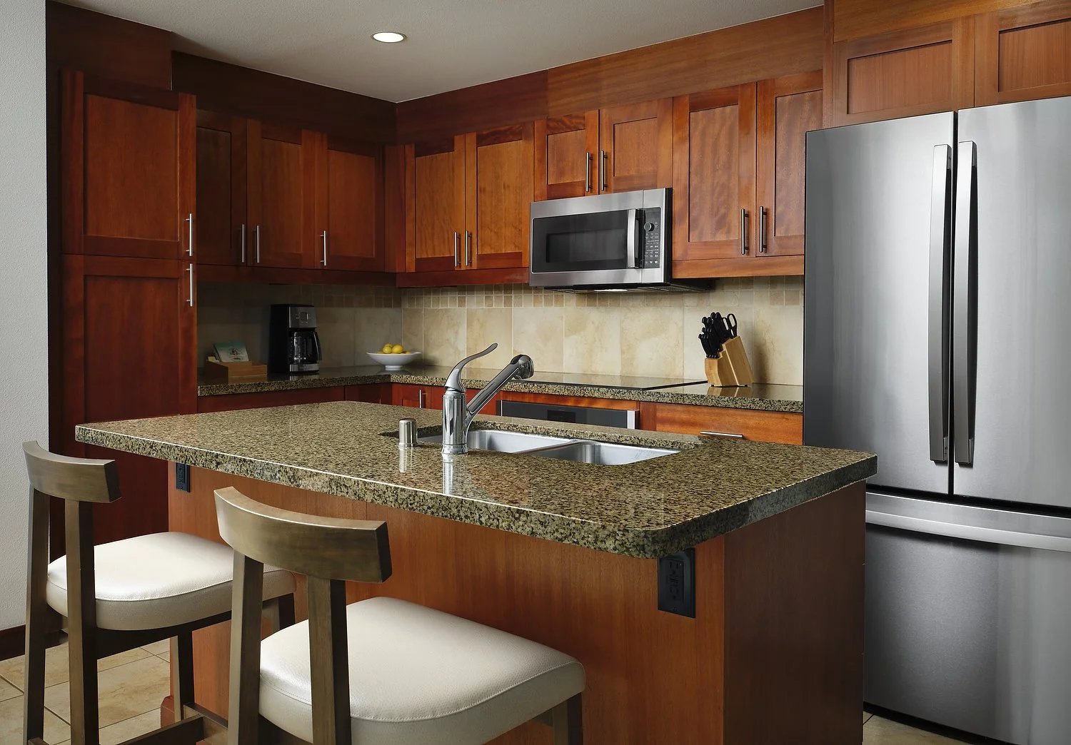 KAUAI MARRIOTT room 1111 IVTM 2 bedroom iland view kitchen.JPG