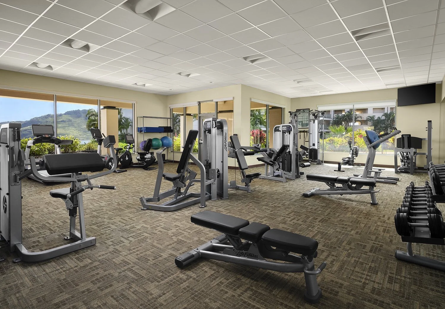 kauai mvc fitness center B.JPG