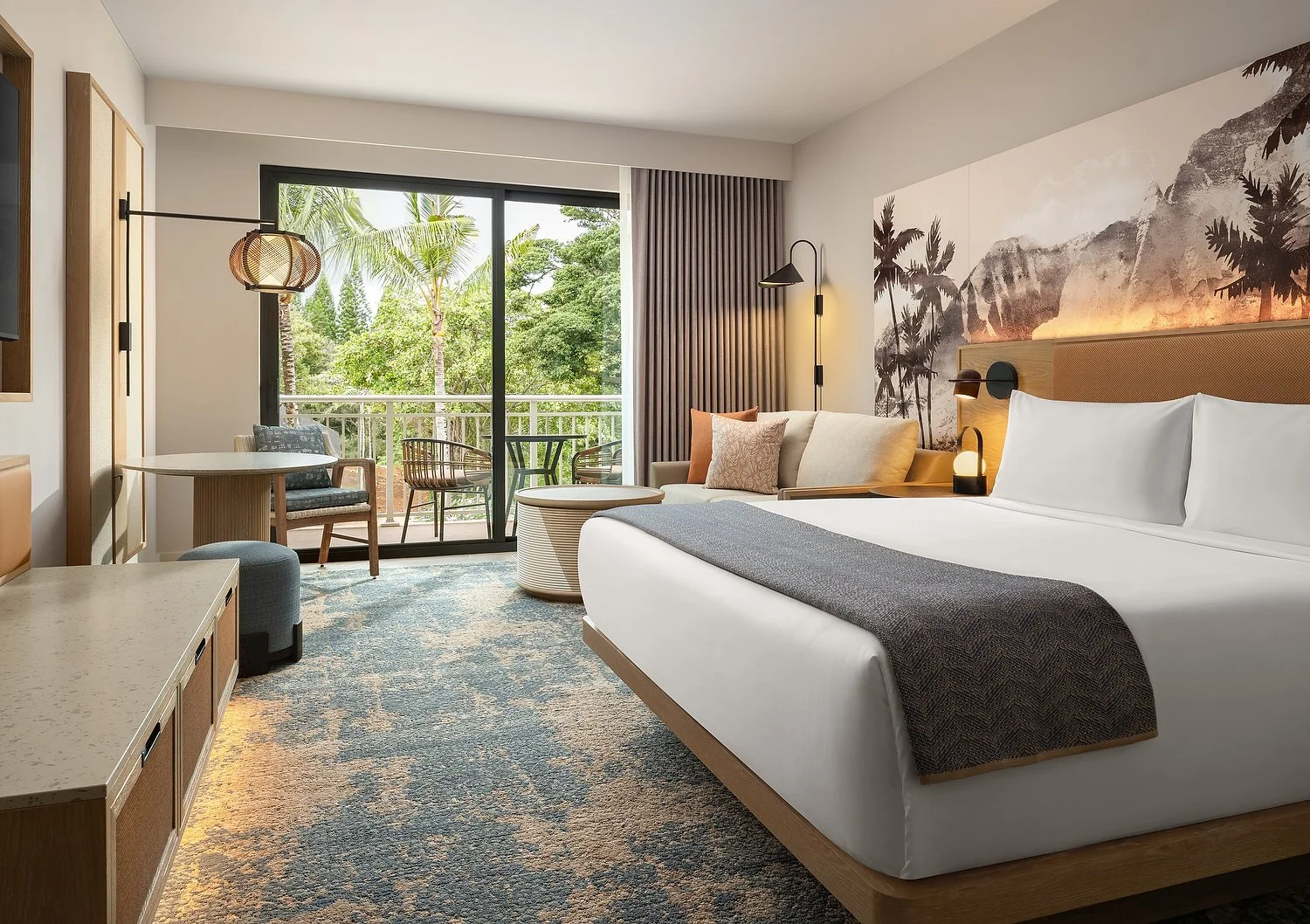 KAUAI HILTON - RM 209 KING.JPG