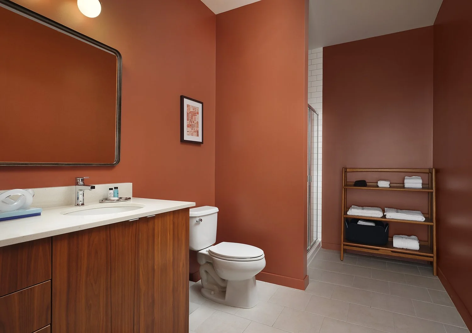 detroit apartment bathroom.JPG