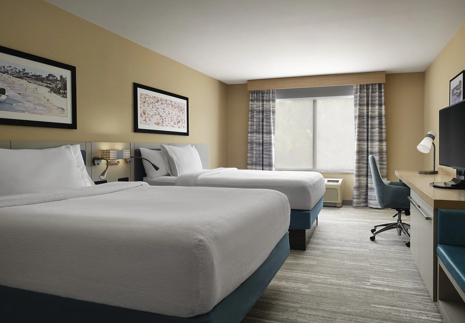 DEL MAR HGI room 316 2 queen.JPG