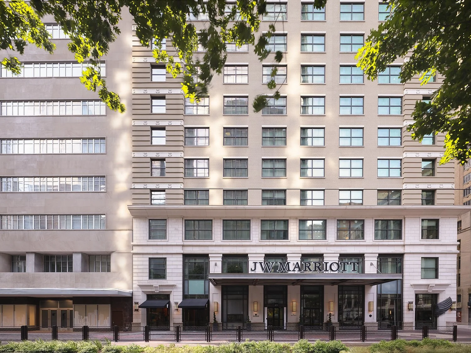 JW_HOUDJ_exterior_alt.JPG