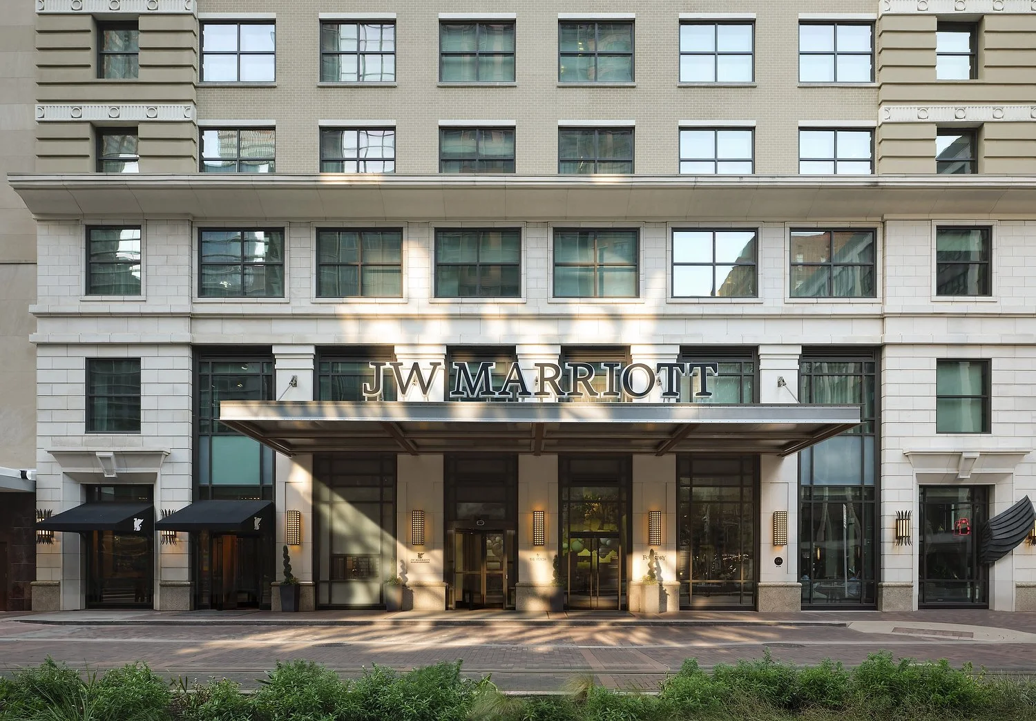 JW_HOUDJ_exterior_JW_only.JPG
