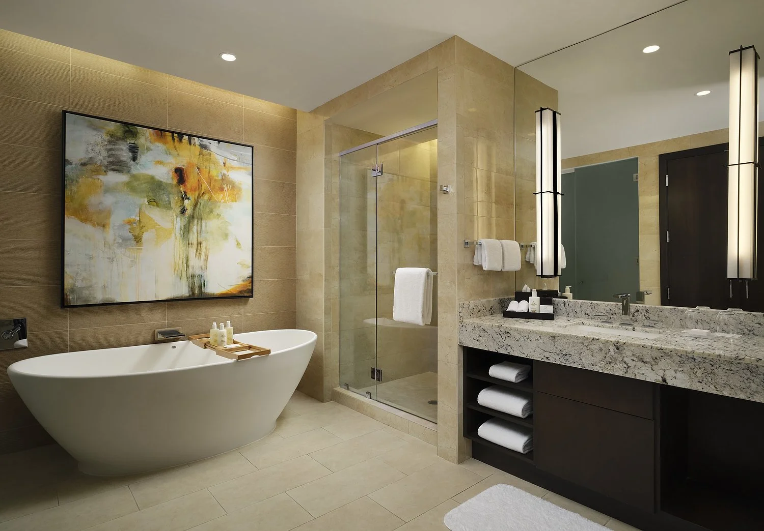 JW_HOUDJ_rm1403_dlx_ste_bath.JPG