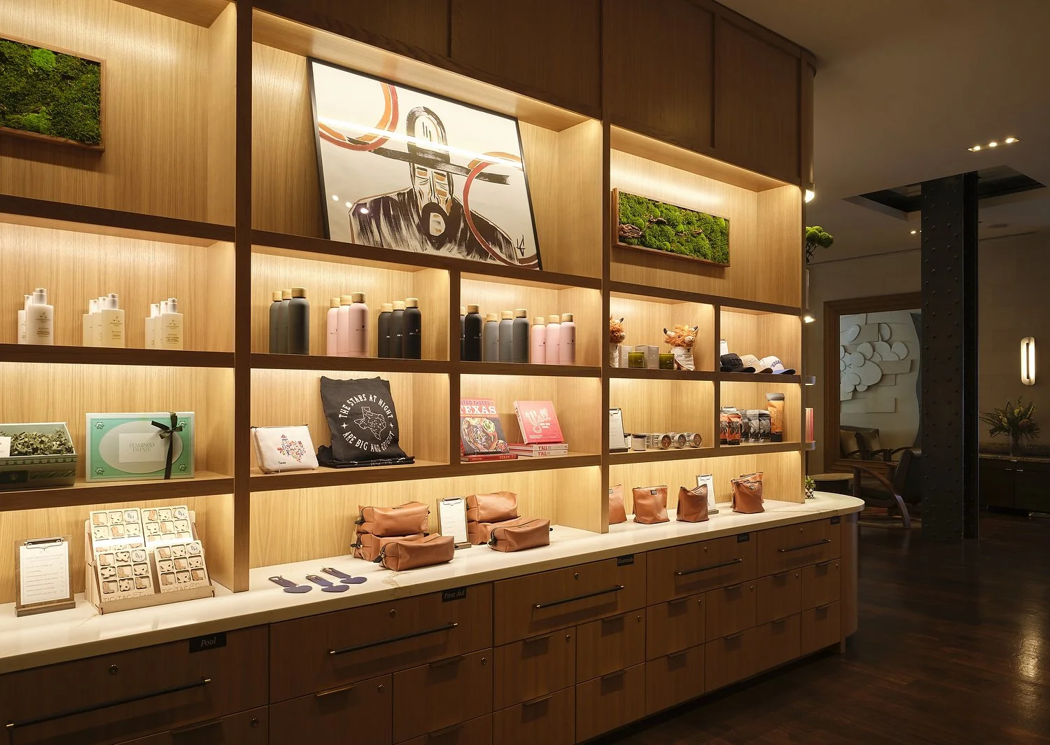 JW_HOUDJ_retail.JPG