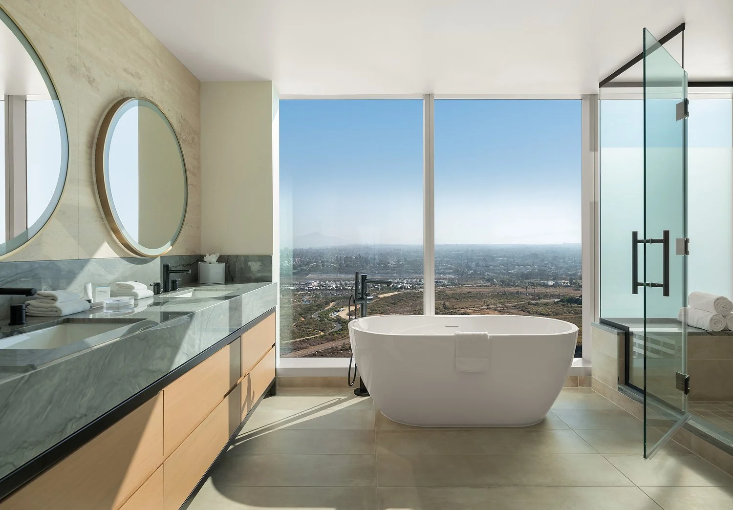 GL_SANGE_rm19001_pres_suite_bathroom.JPG