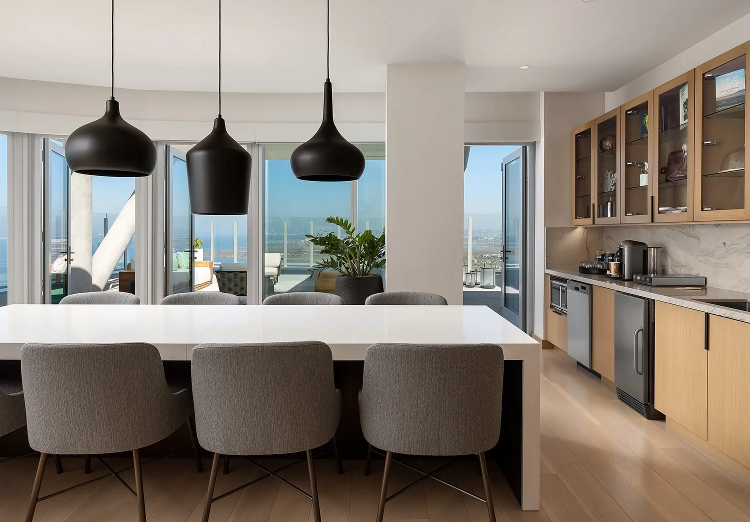 GL_SANGE_rm22013_penthouse_dining.JPG