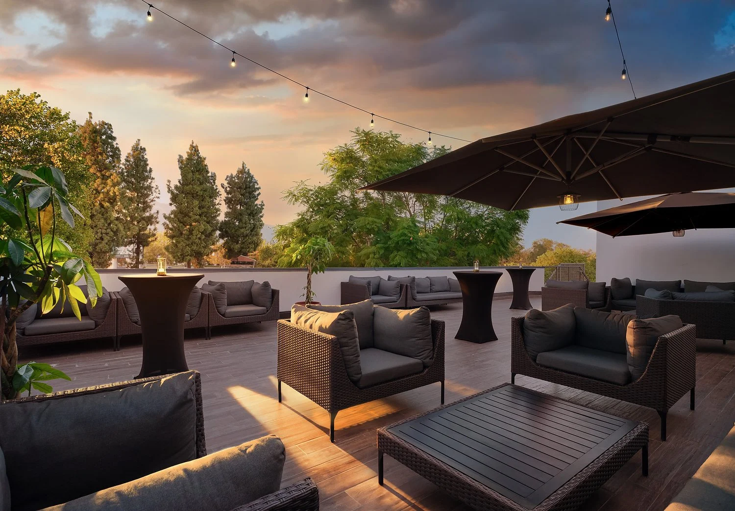DE_ONTDE_social_patio.JPG