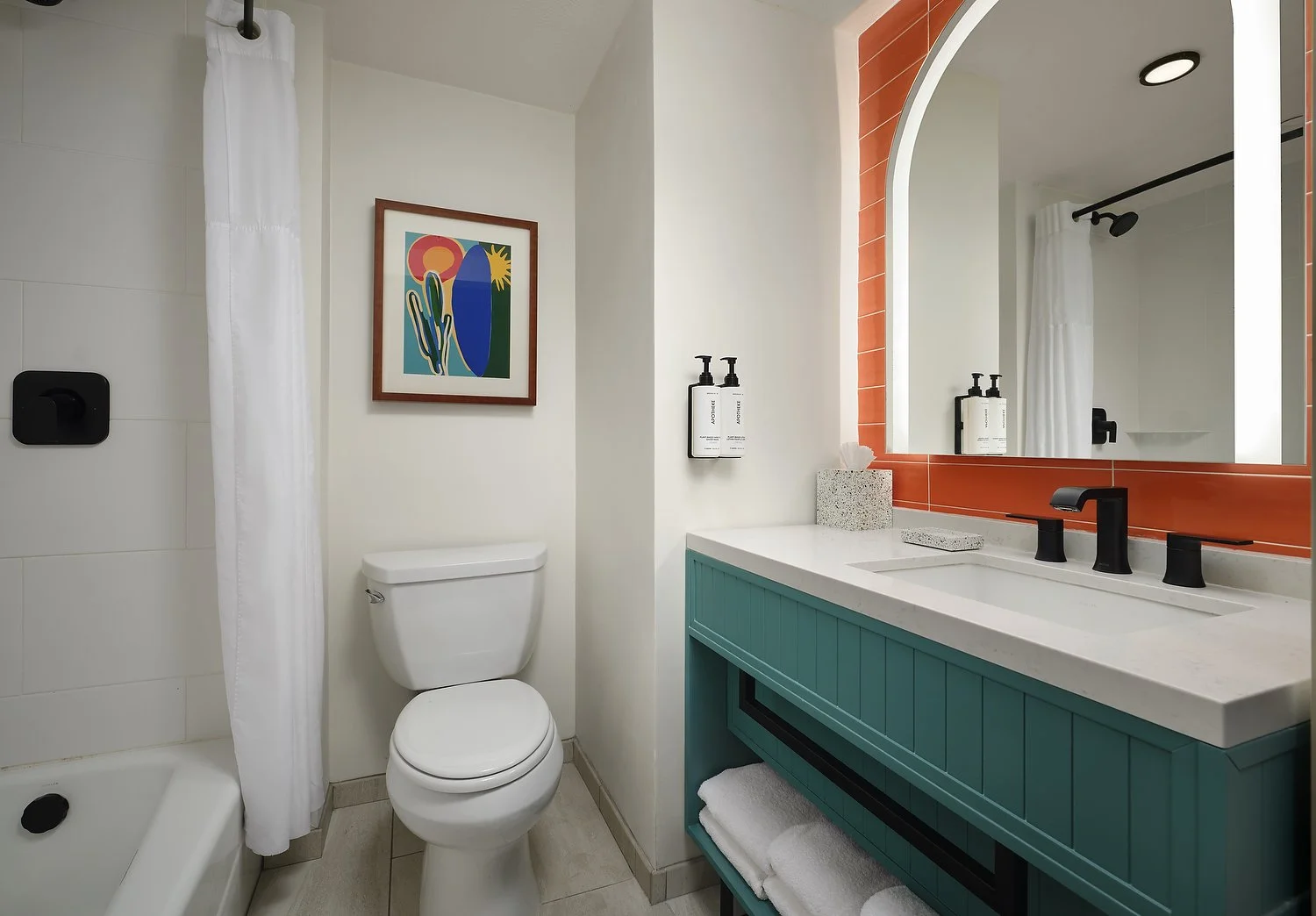 Solana Beach VOCO rm239 bathroom tub.JPG