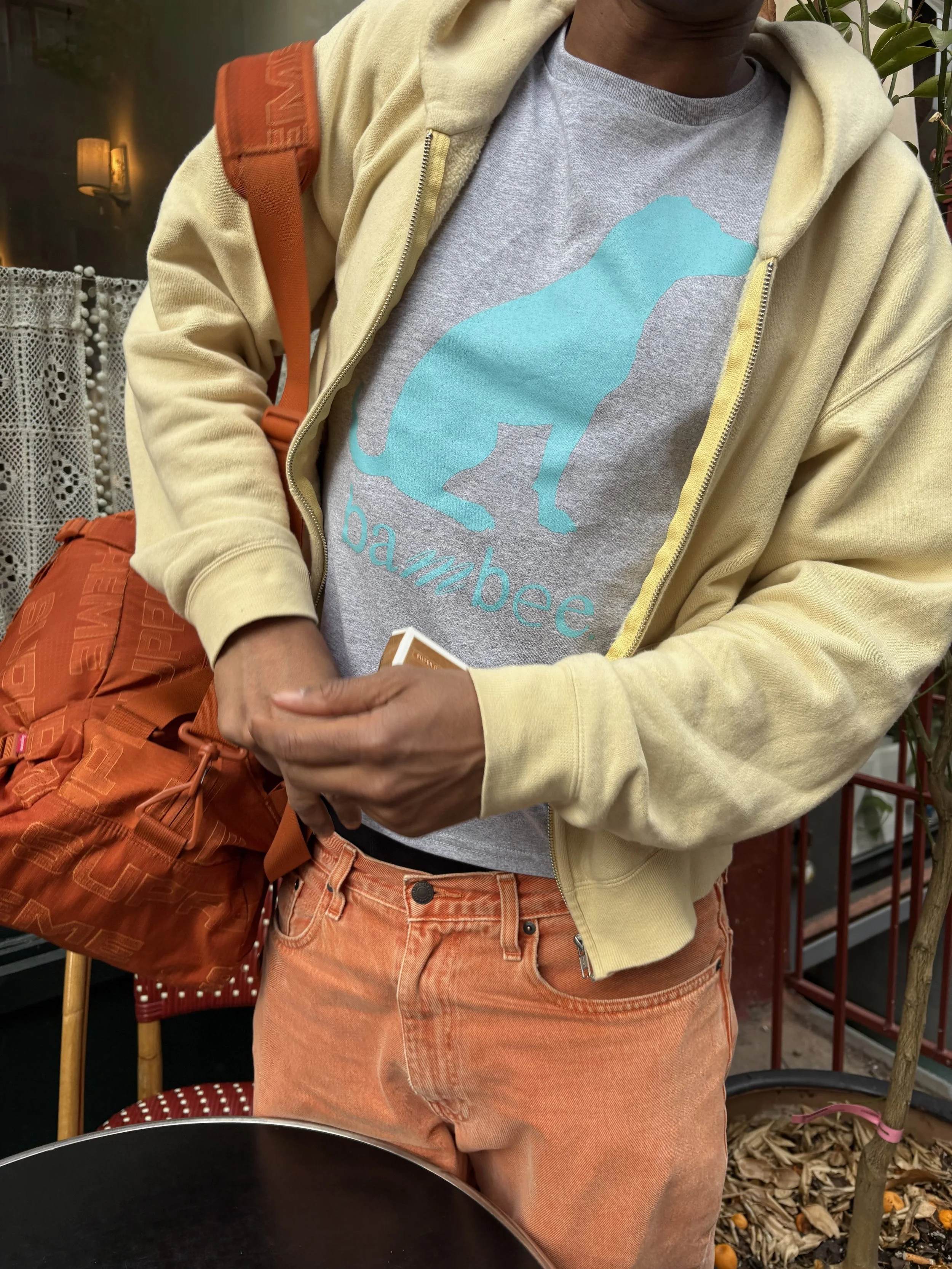 Bambee. Logo Full Tee