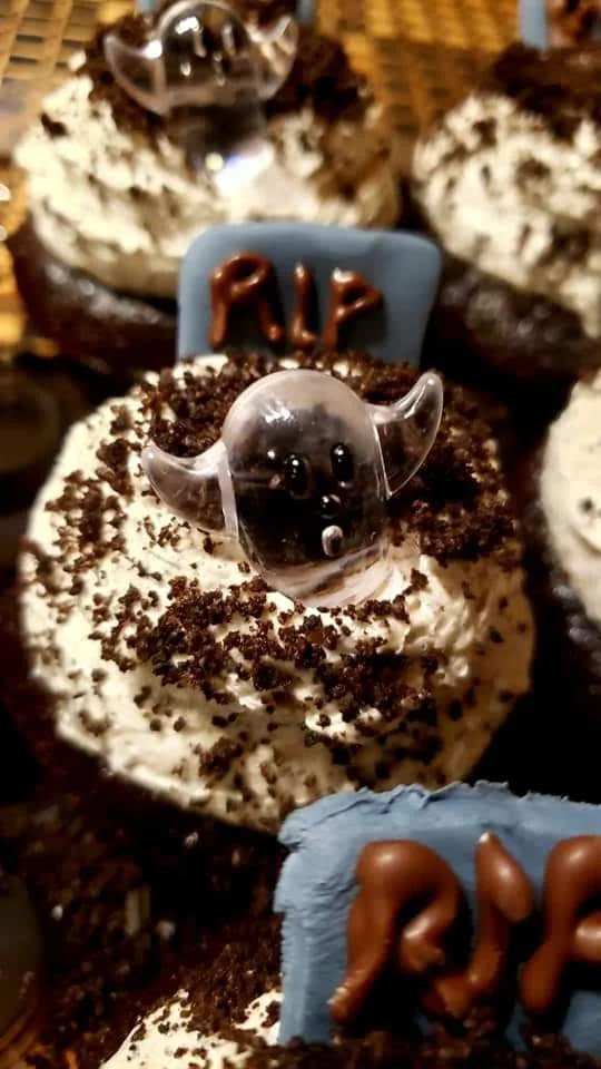 Spooky Halloween Cupcake Pairing with Sweet Tooth by Sarah