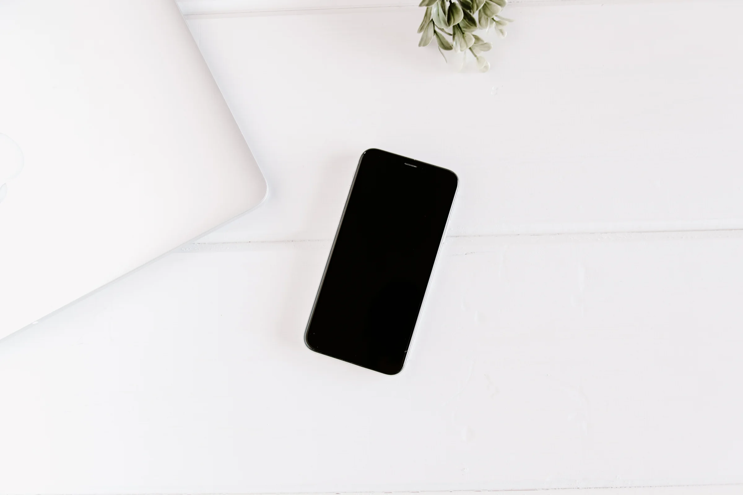PBD-FarmhouseiPhone-Mockups-5.jpg
